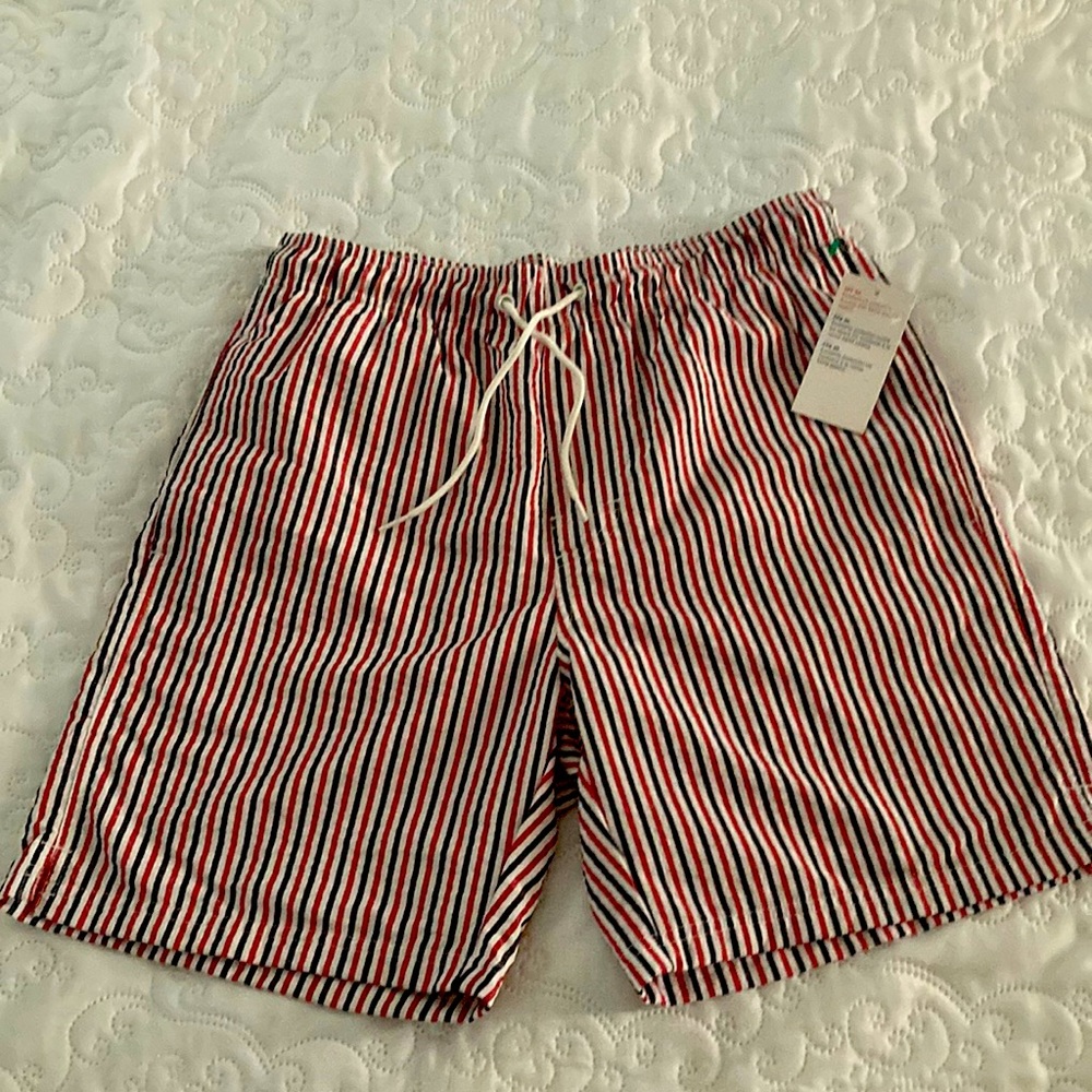 Old Navy men’s bathing suite. NWT size s  7” inseam